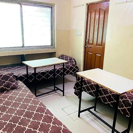 Aashiyana Boys Hostel 인도르 외부 사진