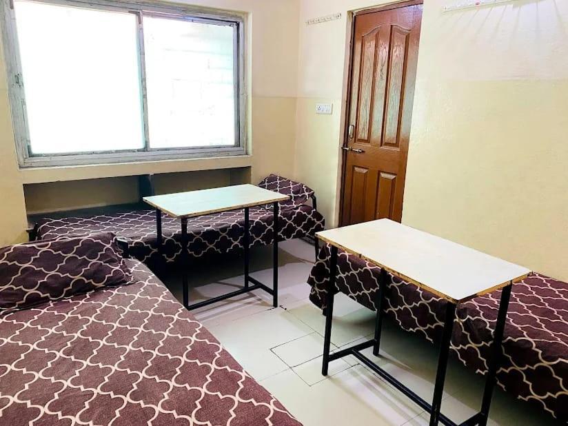 Aashiyana Boys Hostel 인도르 외부 사진
