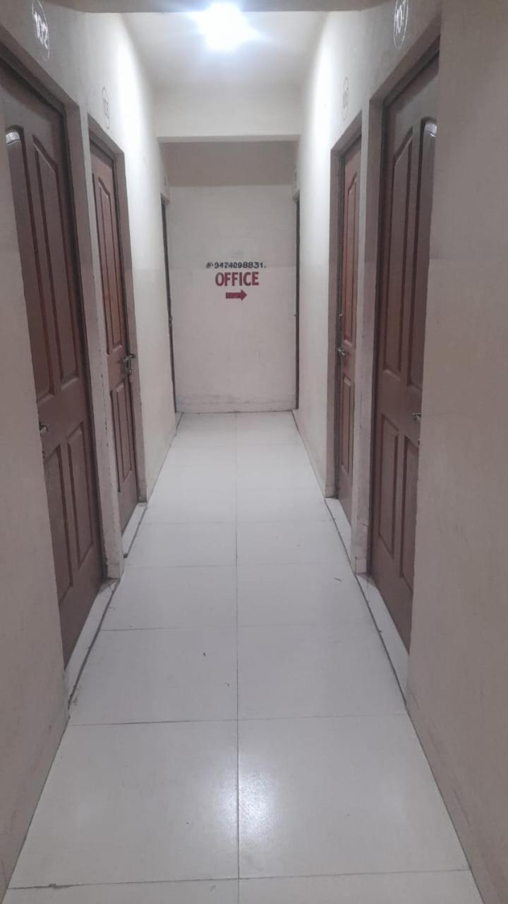 Aashiyana Boys Hostel 인도르 외부 사진